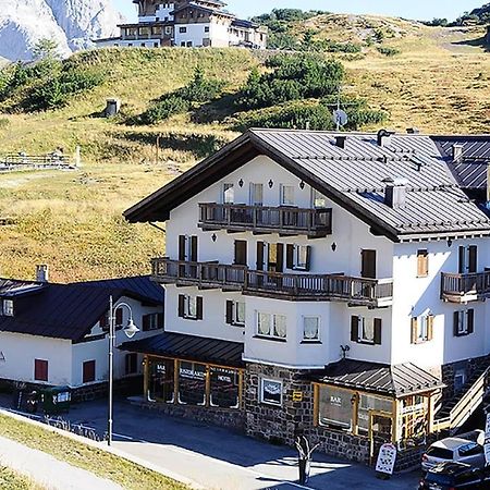 Hotel Alpenrose Passo Rolle Buitenkant foto