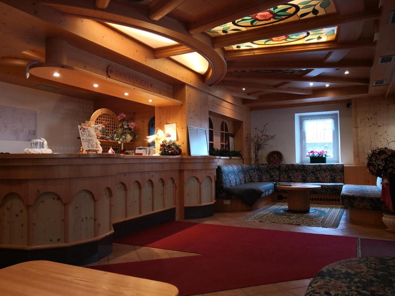Hotel Alpenrose Passo Rolle Buitenkant foto