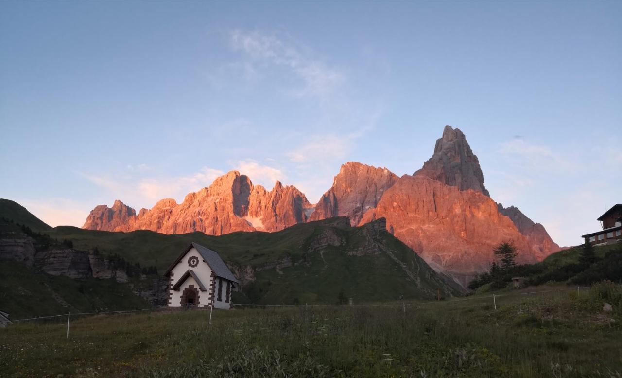 Hotel Alpenrose Passo Rolle Buitenkant foto