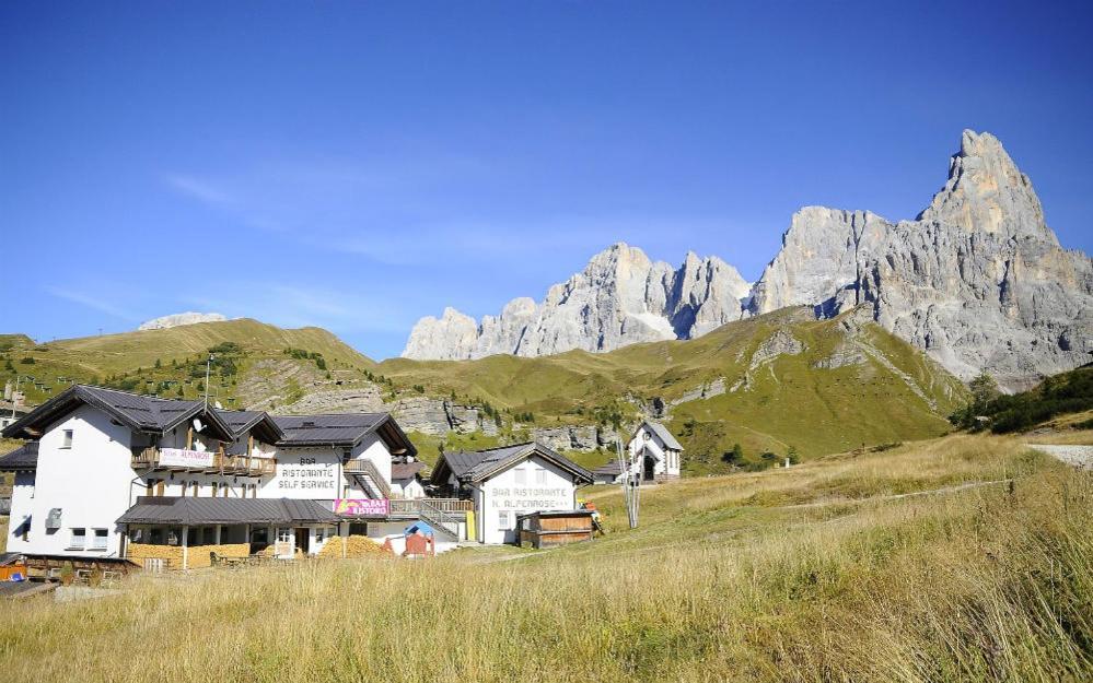 Hotel Alpenrose Passo Rolle Buitenkant foto