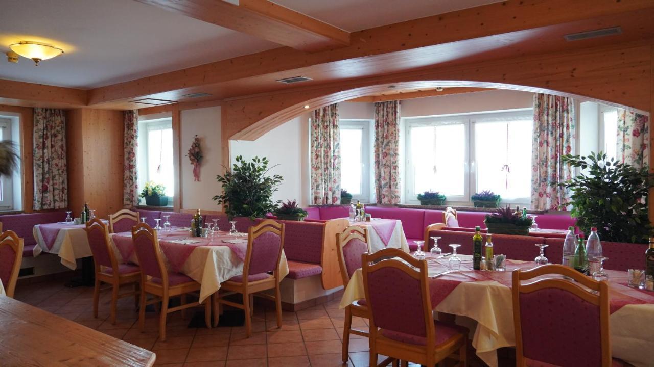 Hotel Alpenrose Passo Rolle Buitenkant foto