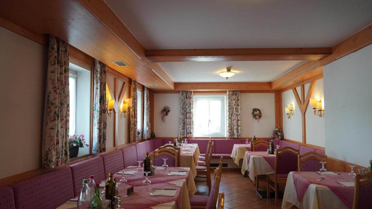 Hotel Alpenrose Passo Rolle Buitenkant foto